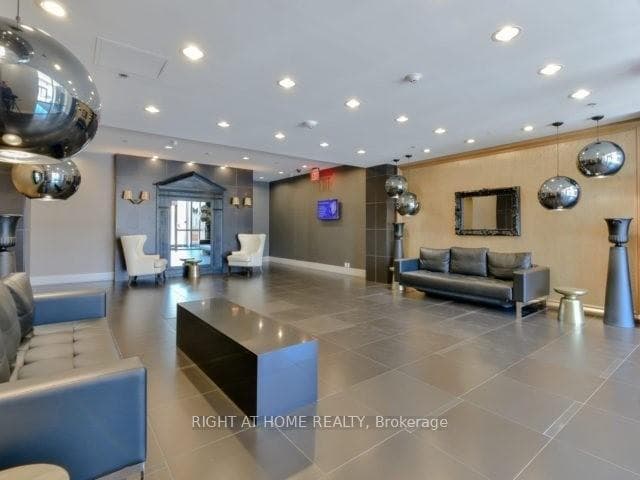 8 Gladstone Avenue Unit 515 photo 21