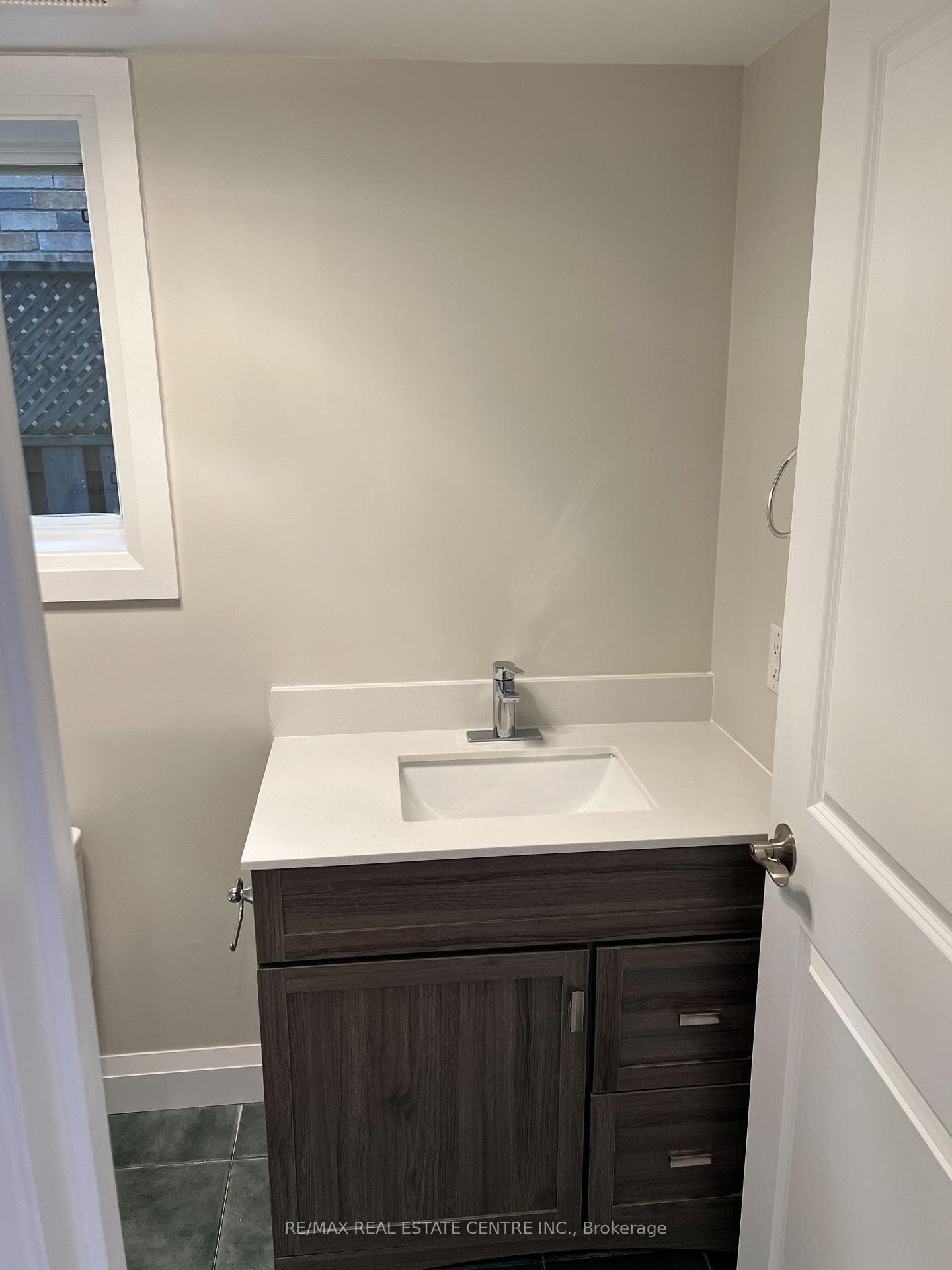 32 Fendley Road Unit BSMNT photo 6