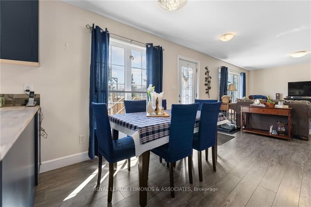 788 LOCKSLEY Road photo 10