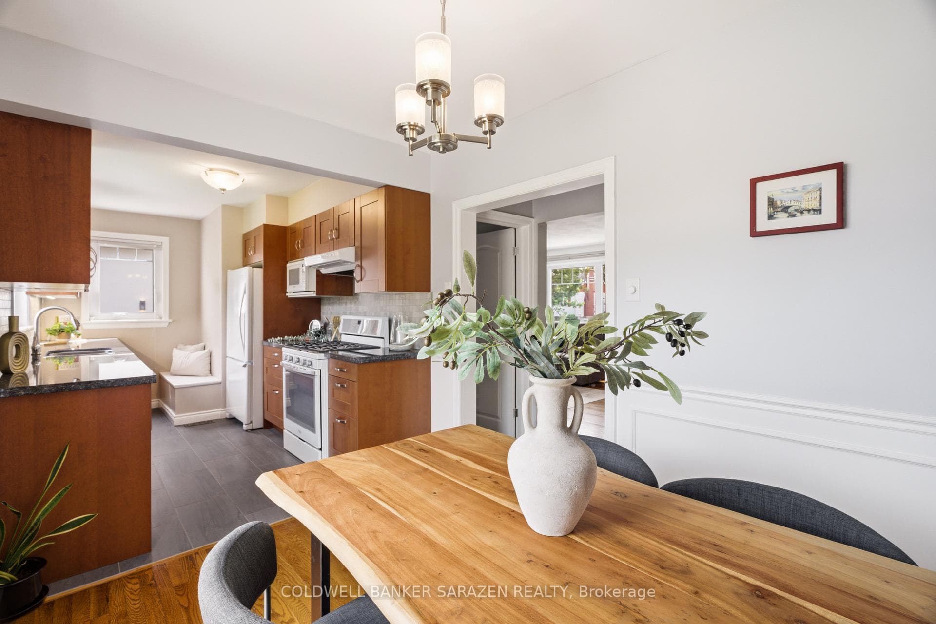 79 St Claire Avenue photo 22