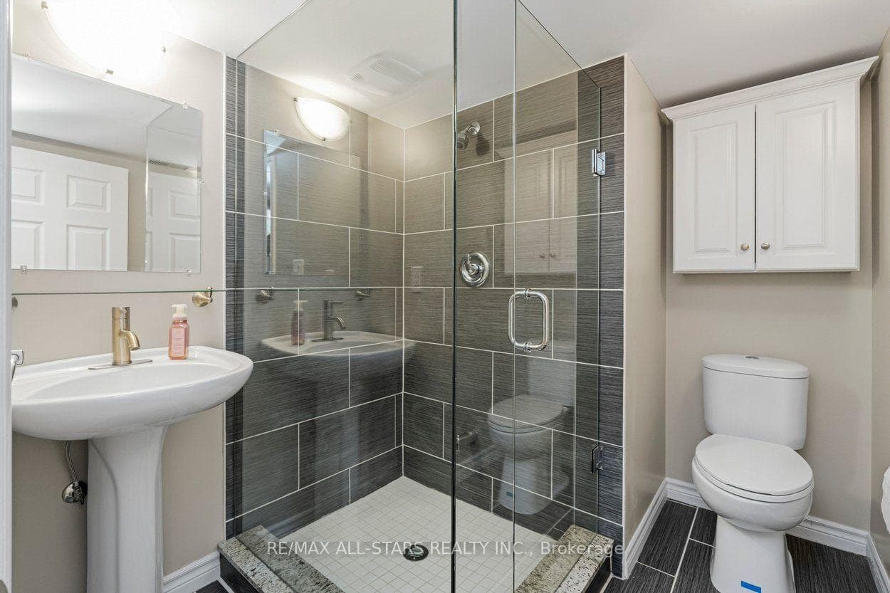 113 Louisbourg Way photo 36
