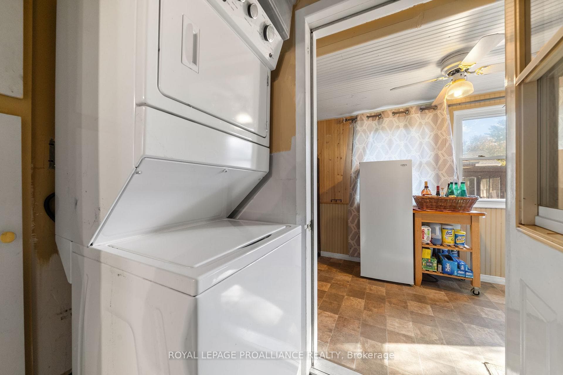 246 Foster Avenue photo 23