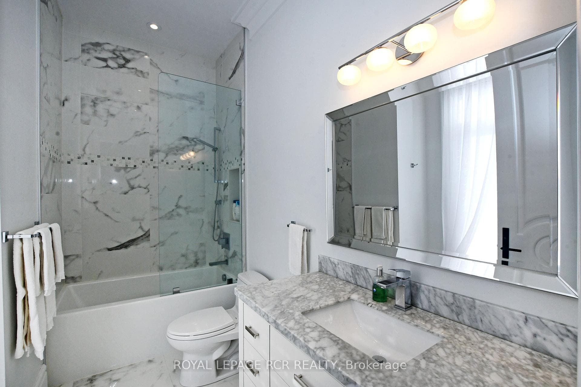 56 Stonegate Street photo 24
