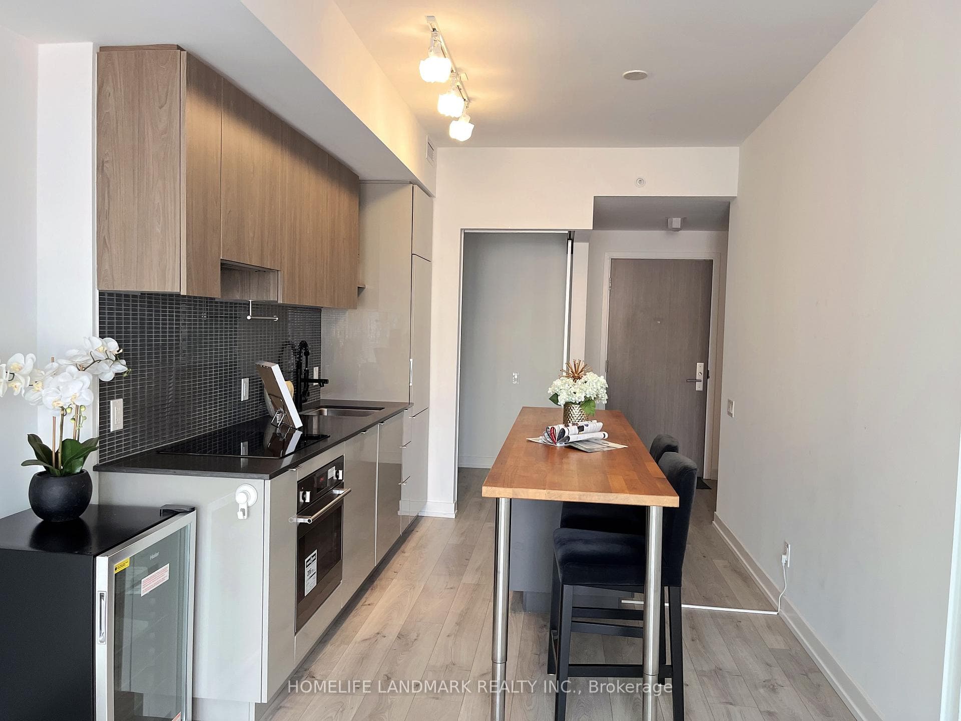 161 Roehampton Avenue Unit 507 photo 5