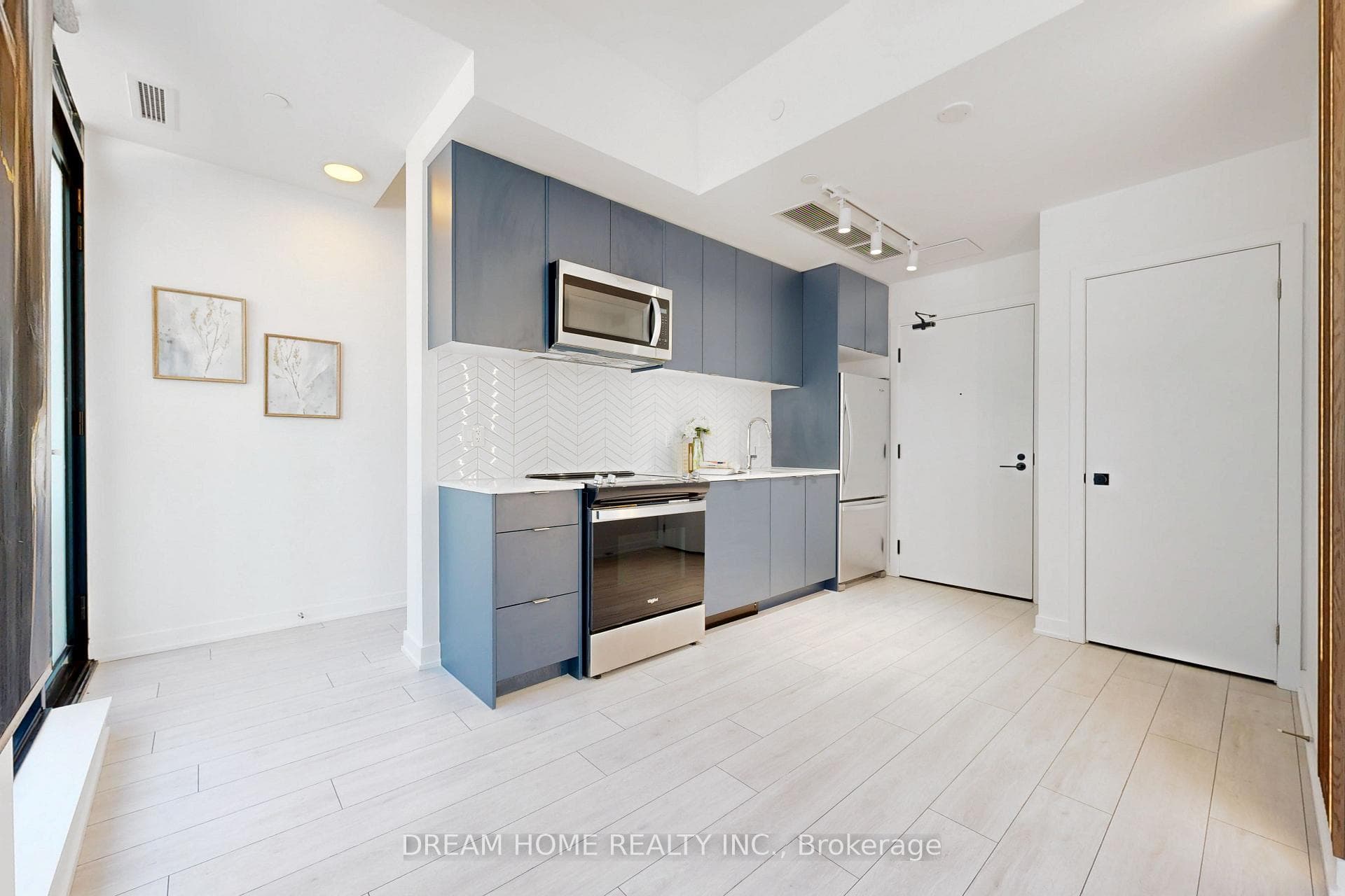 1612 Charles Street Unit 138 photo 2