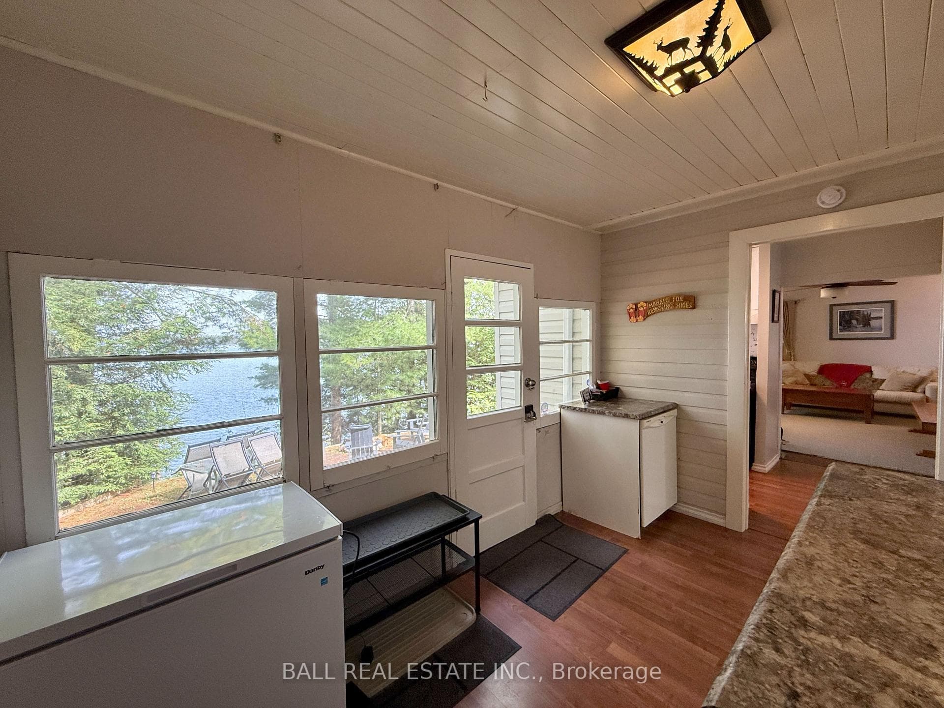 551 Renwick Road photo 29