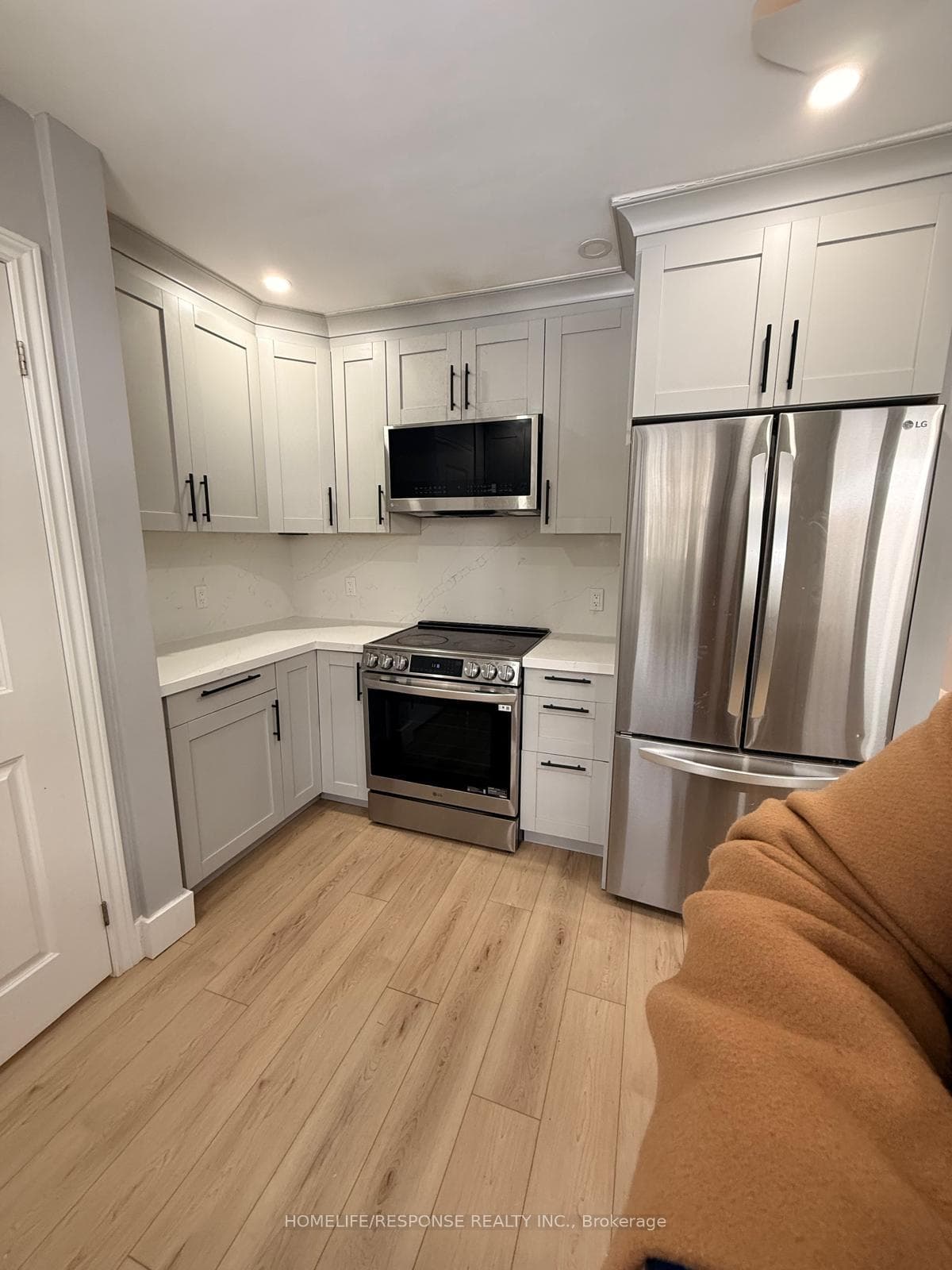 31 Varadi Avenue Unit UPPER photo 6