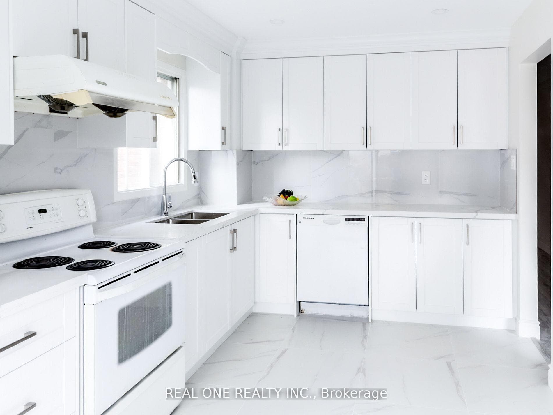 51 Cornwall Drive photo 9