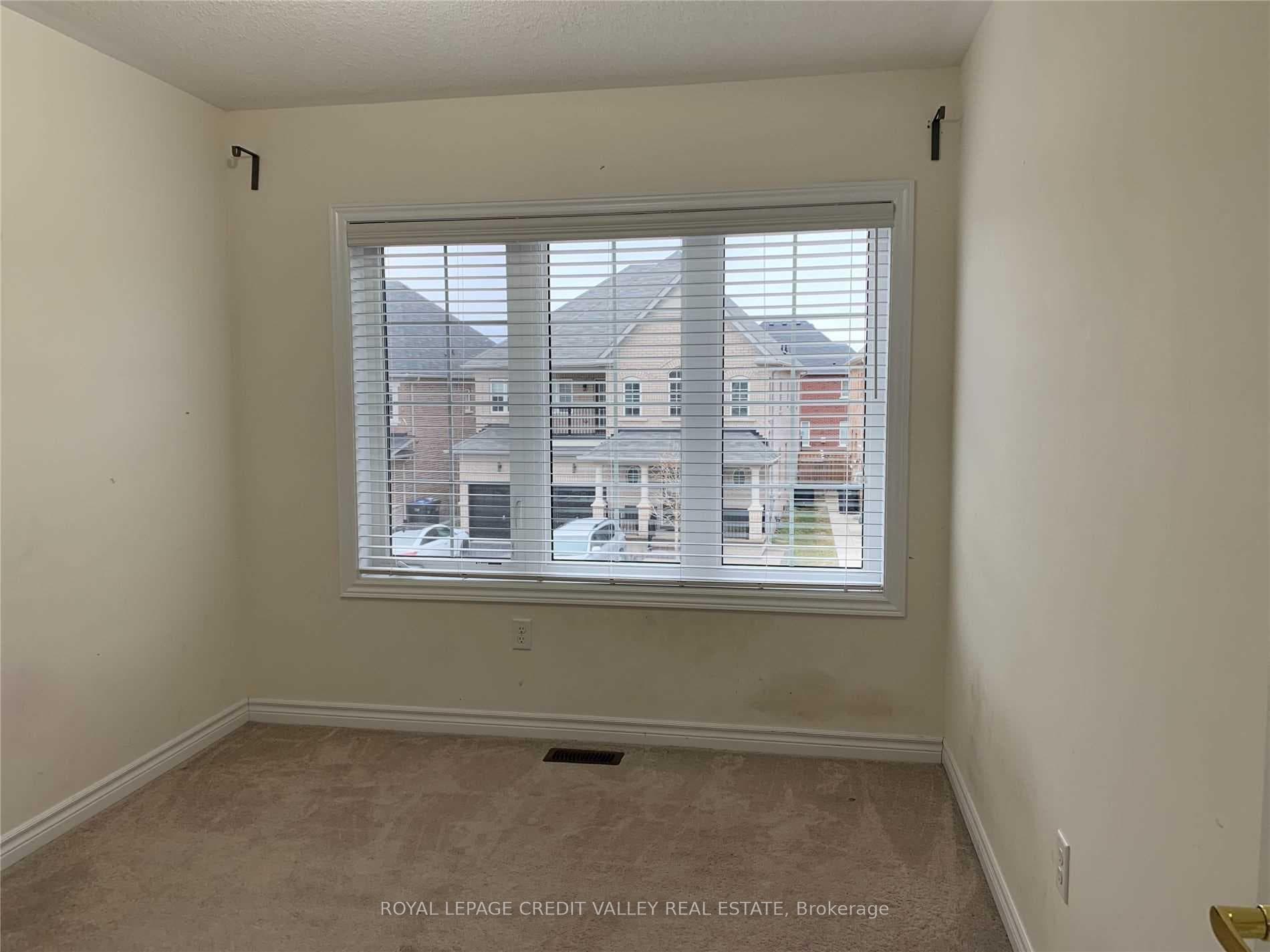 38 Walbrook Road photo 4