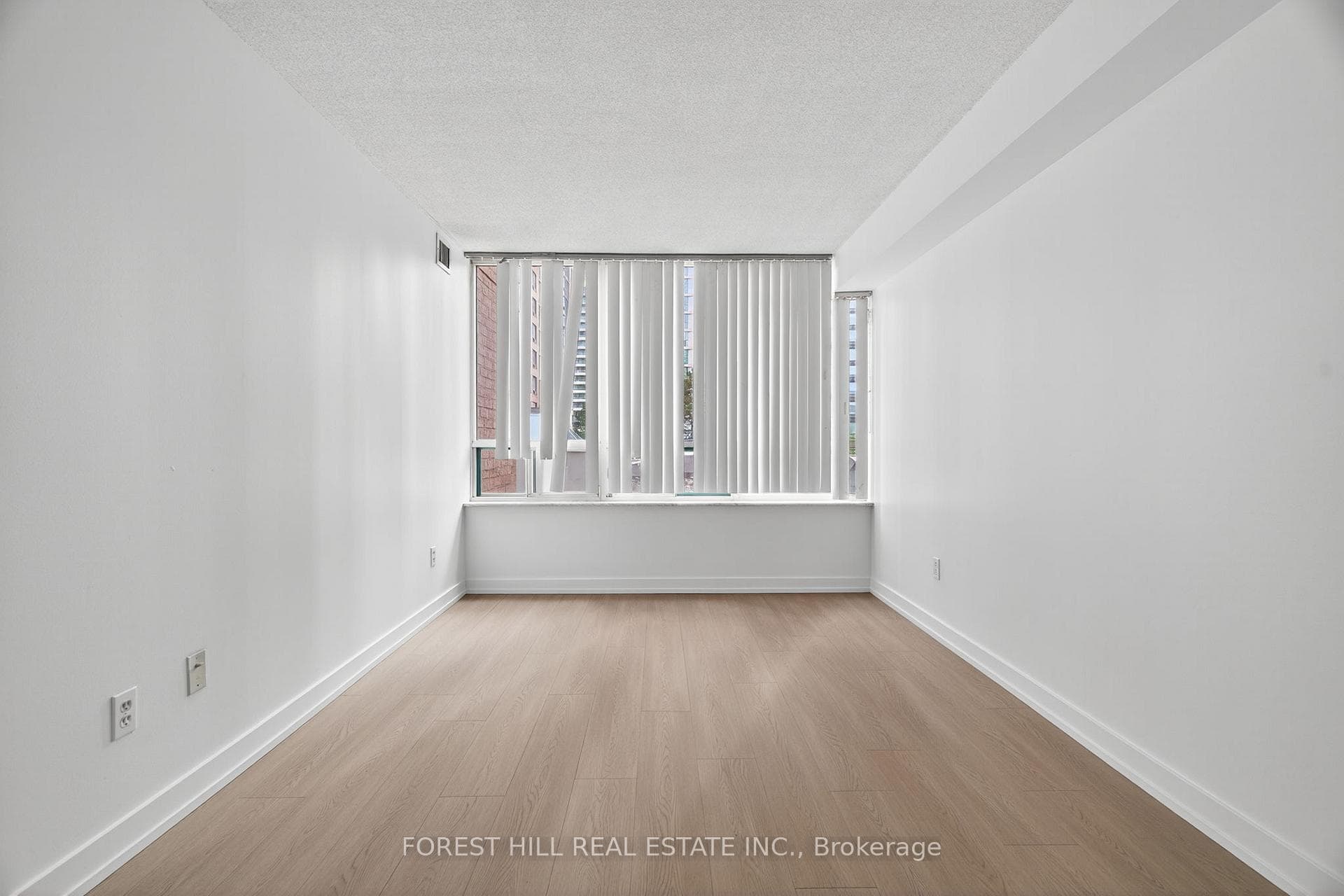 285 Enfield Place Unit 210 photo 8