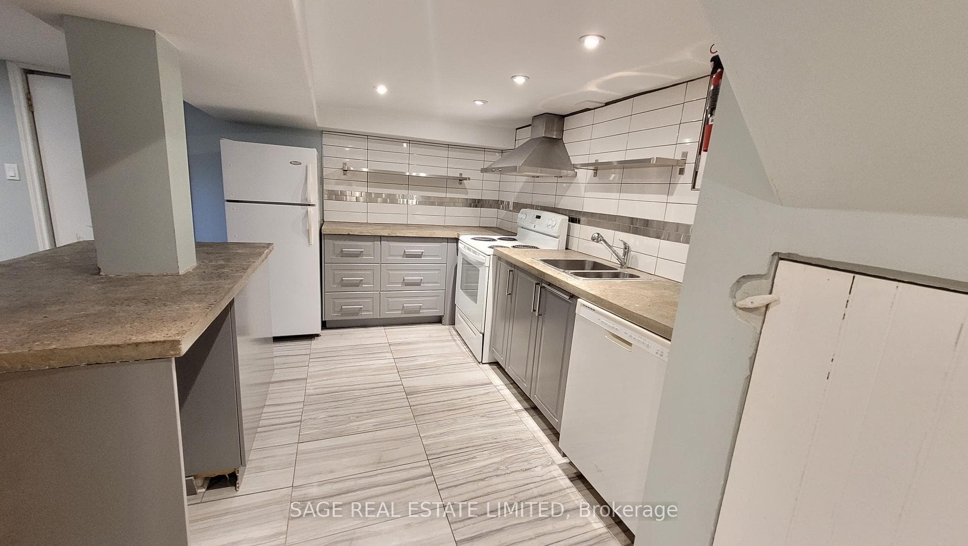 9 Wright Avenue Unit BSMT photo 2