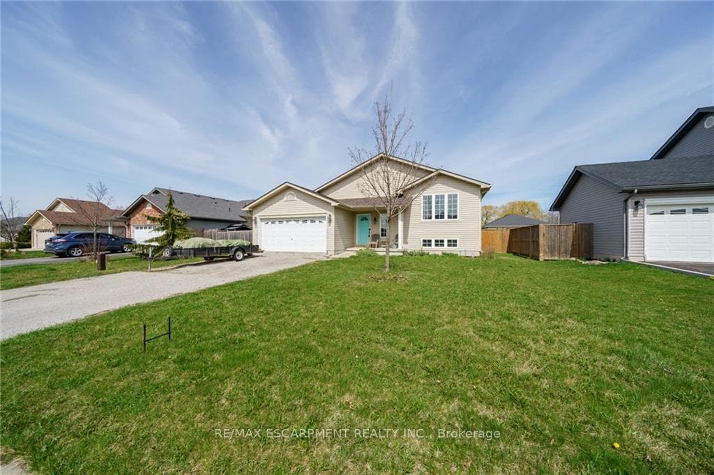 64 Oak Crescent photo 2