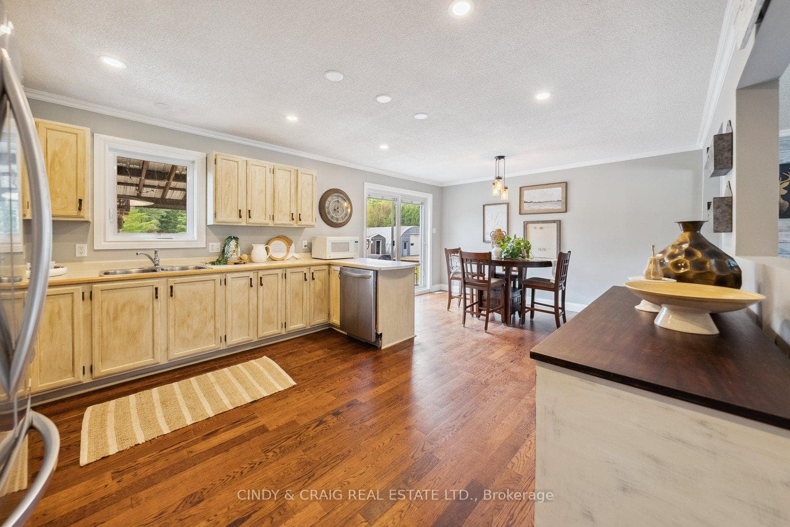 8664 Deans Hill Road photo 7