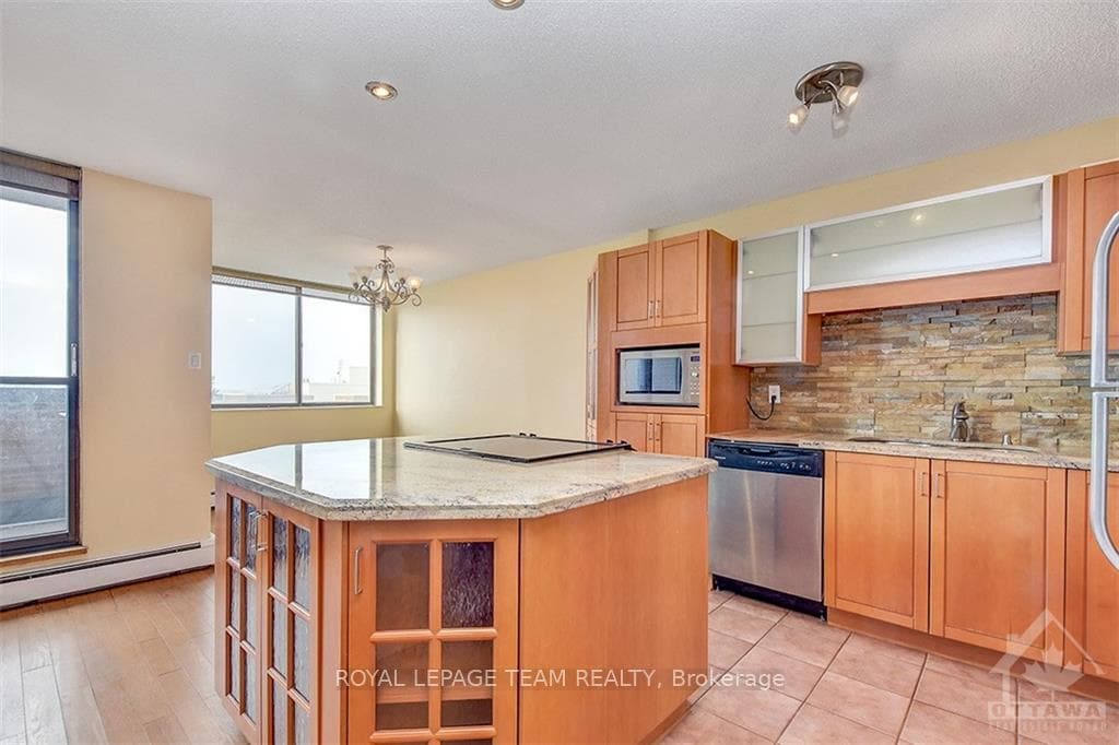 515 ST LAURENT Boulevard Unit 644 photo 12