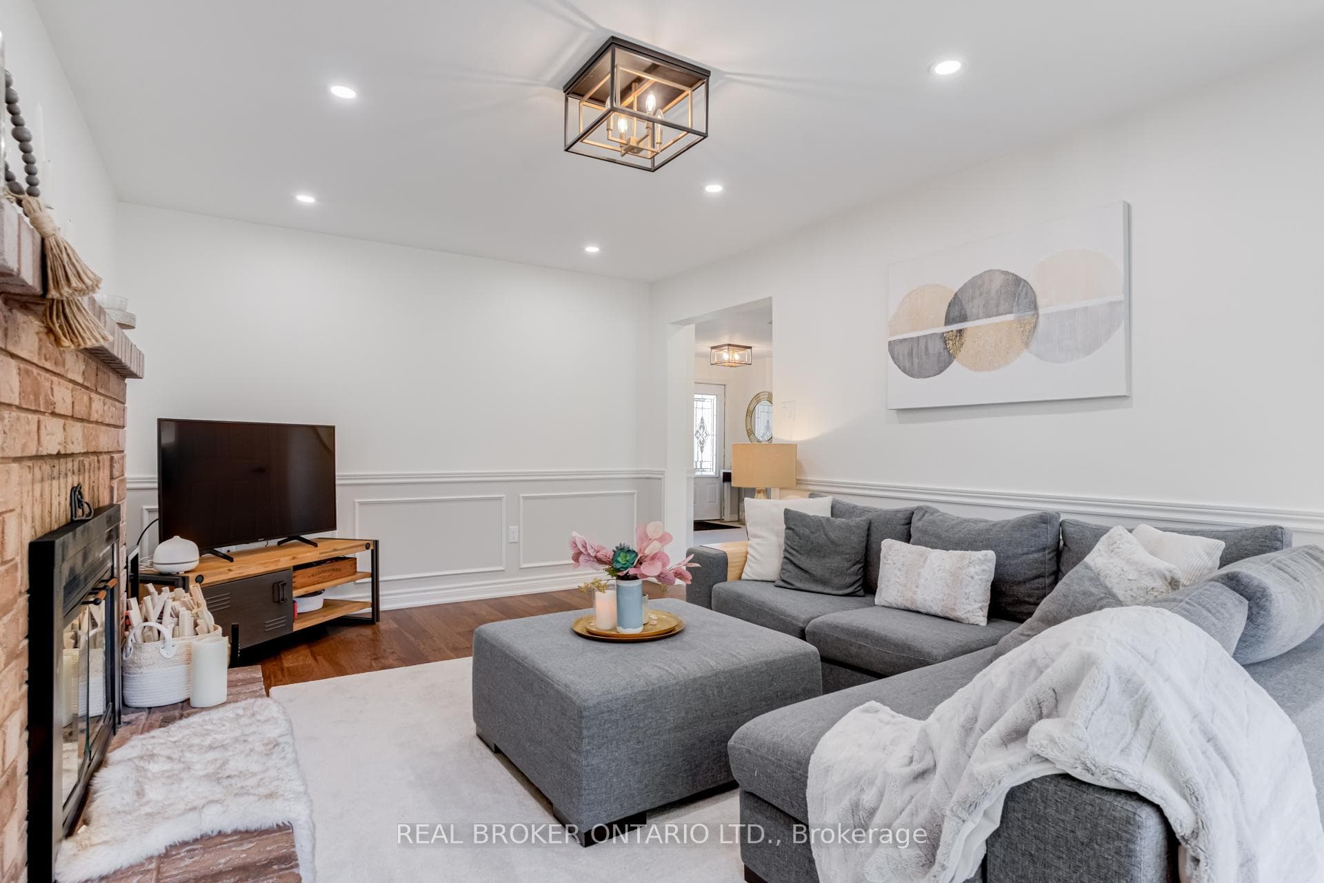 2054 Pelee Boulevard photo 13