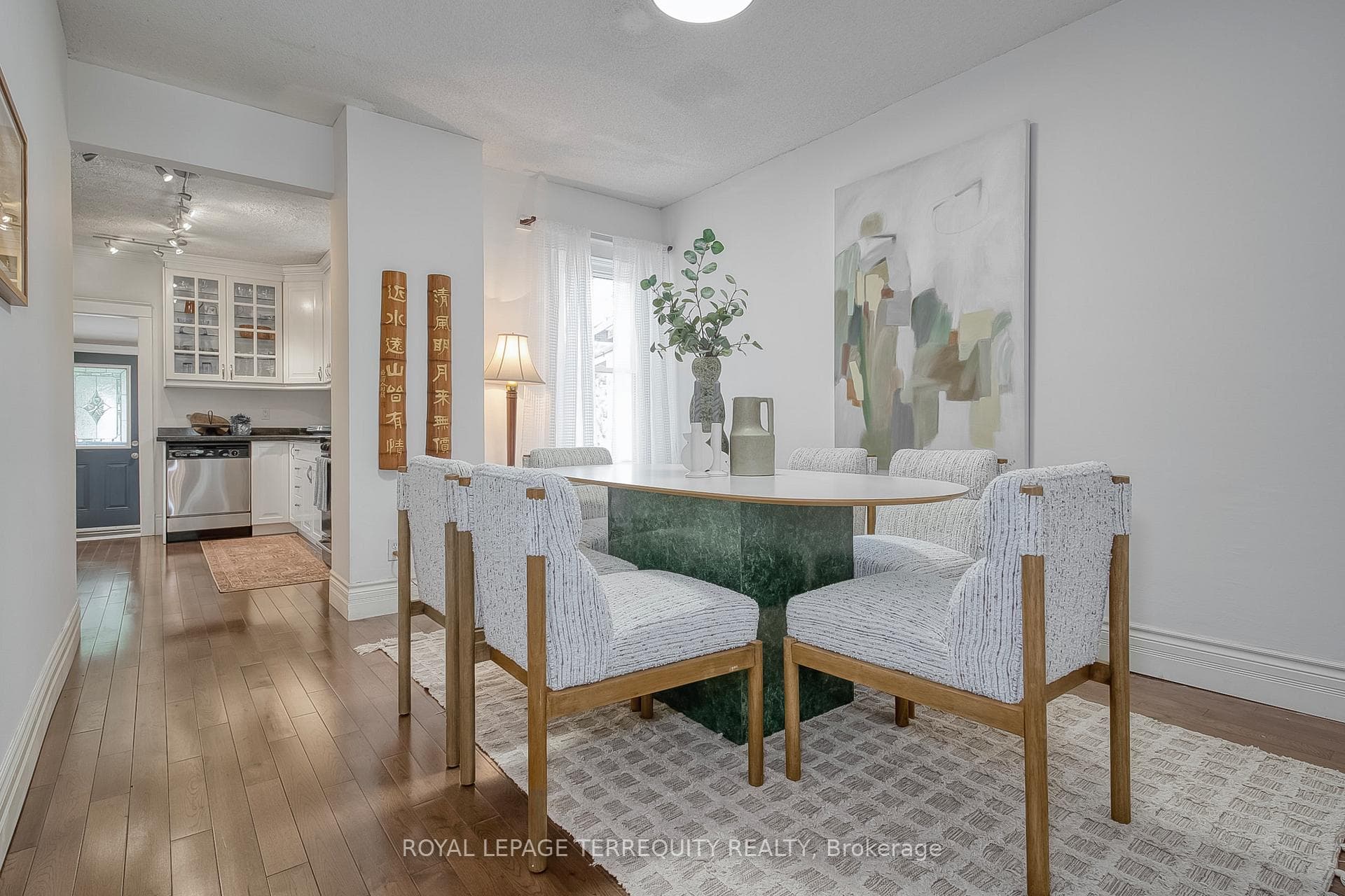 64 Bastedo Avenue photo 8