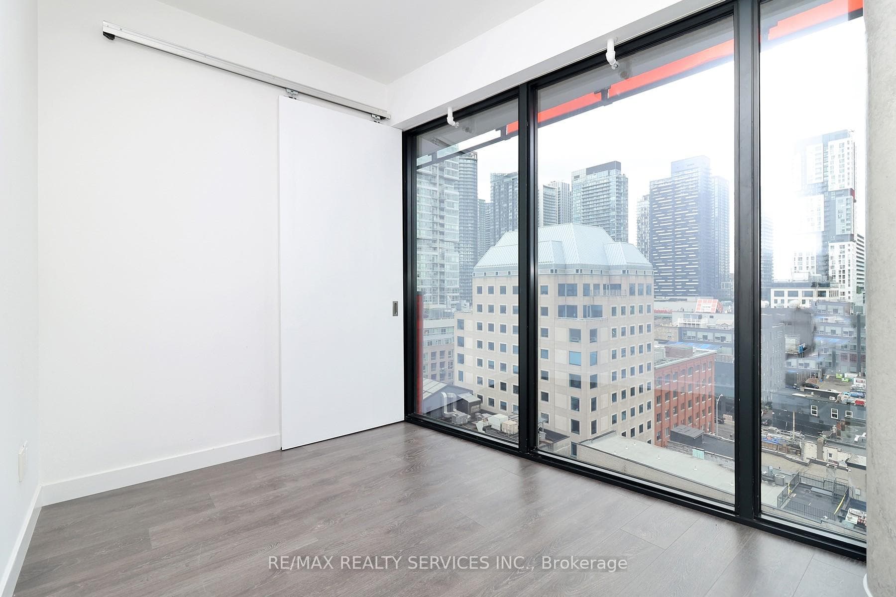 215 Queen Street Unit 1105 photo 12