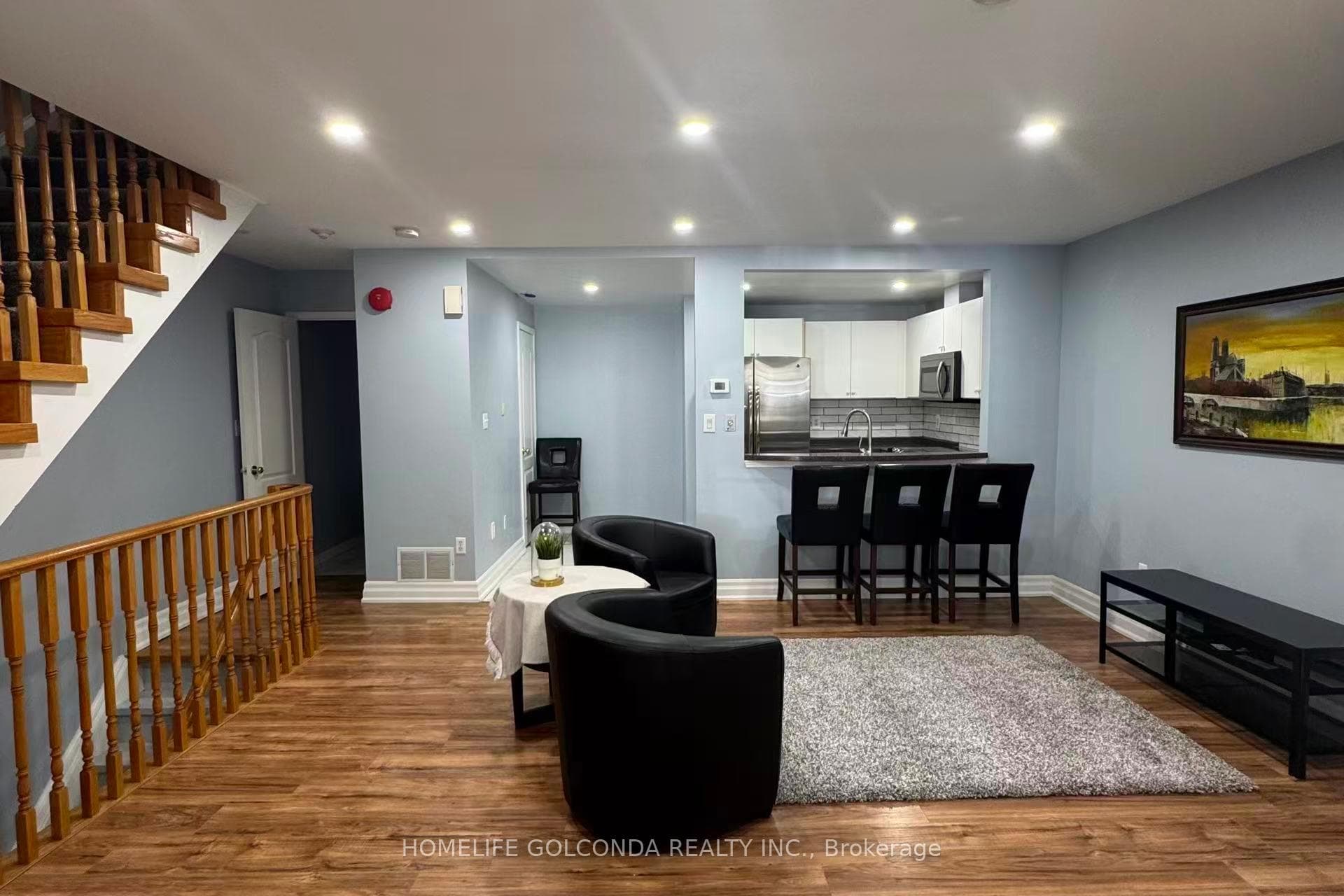 108 Finch Avenue Unit B25 photo 3