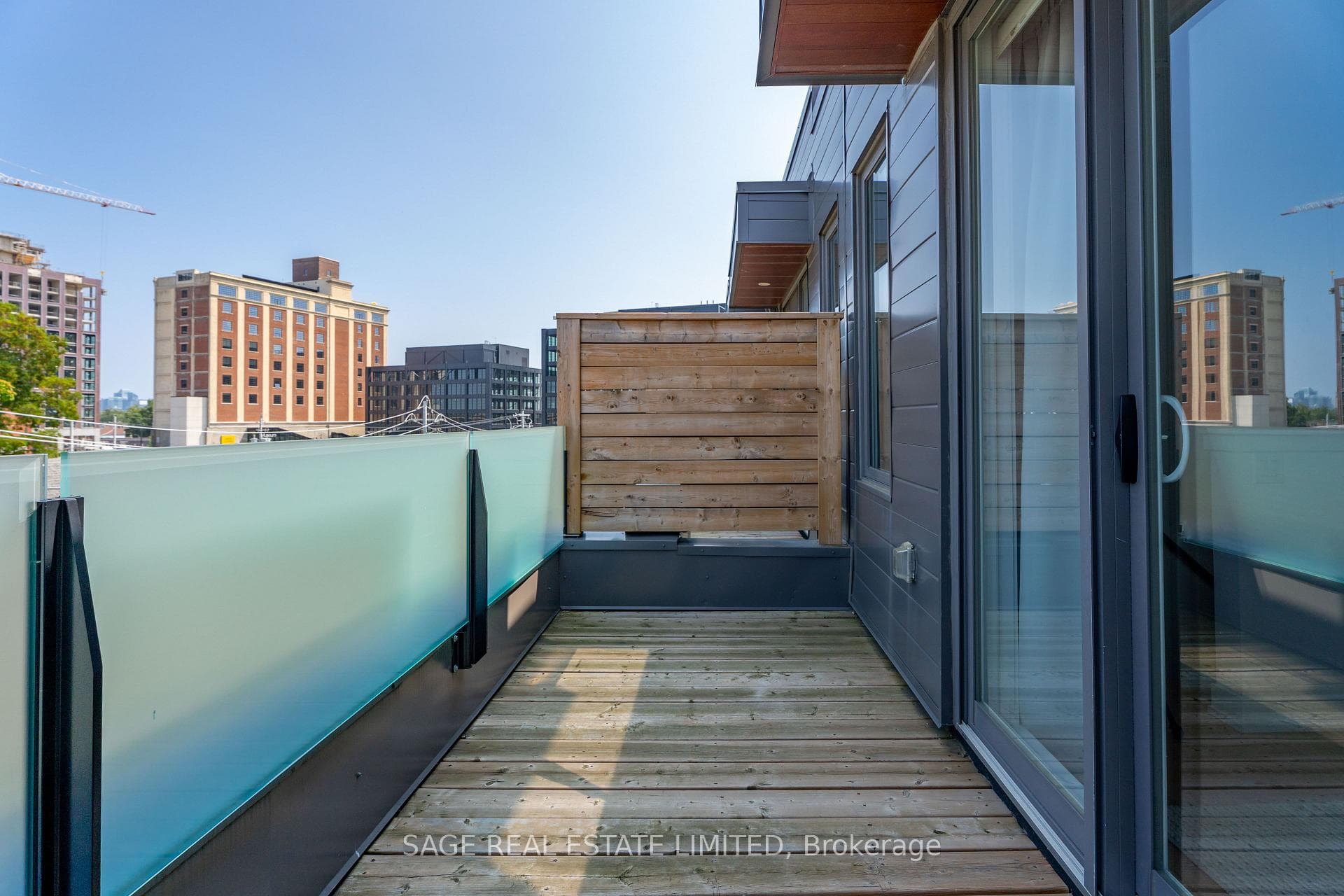 38 Perth Avenue photo 28