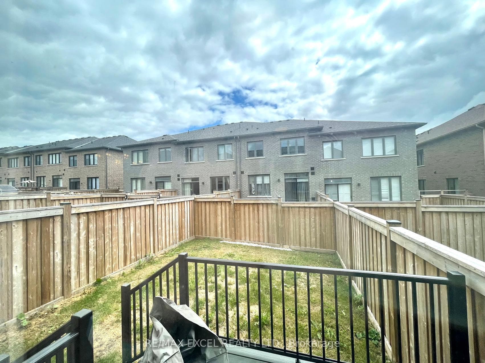 15 Markview Road photo 25