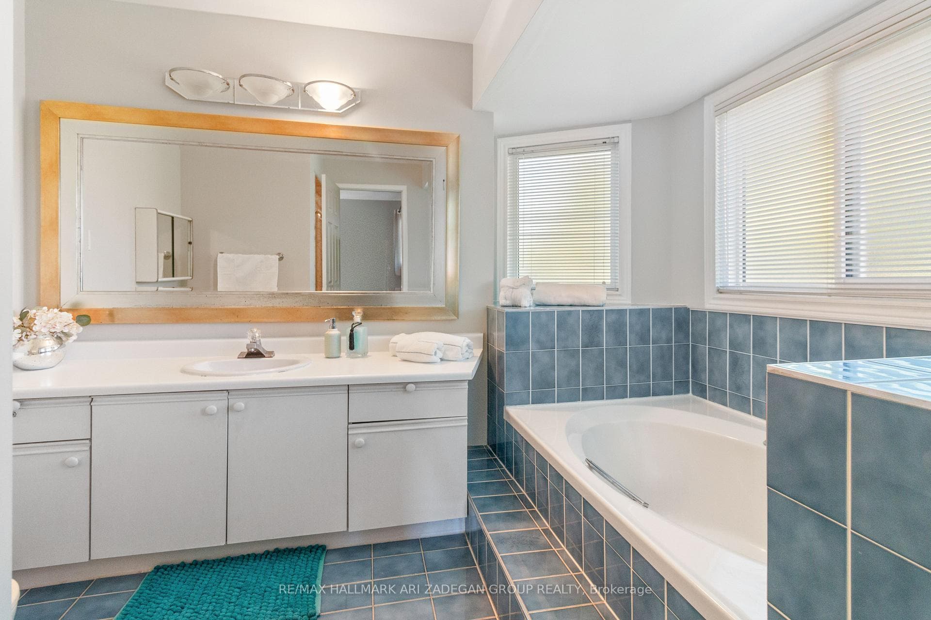 149 Roseborough Crescent photo 34