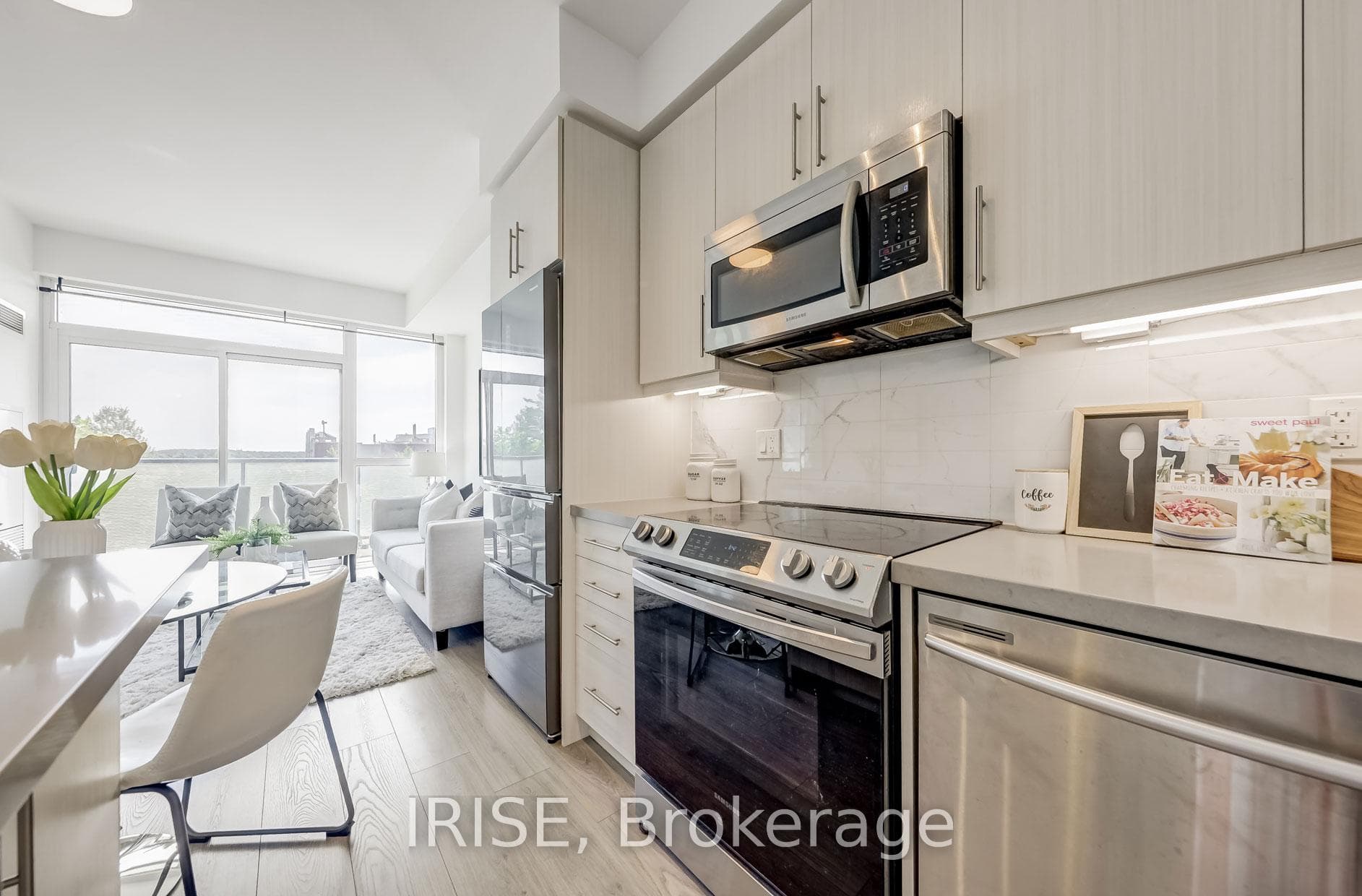 75 Oneida Crescent Unit 305 photo 18