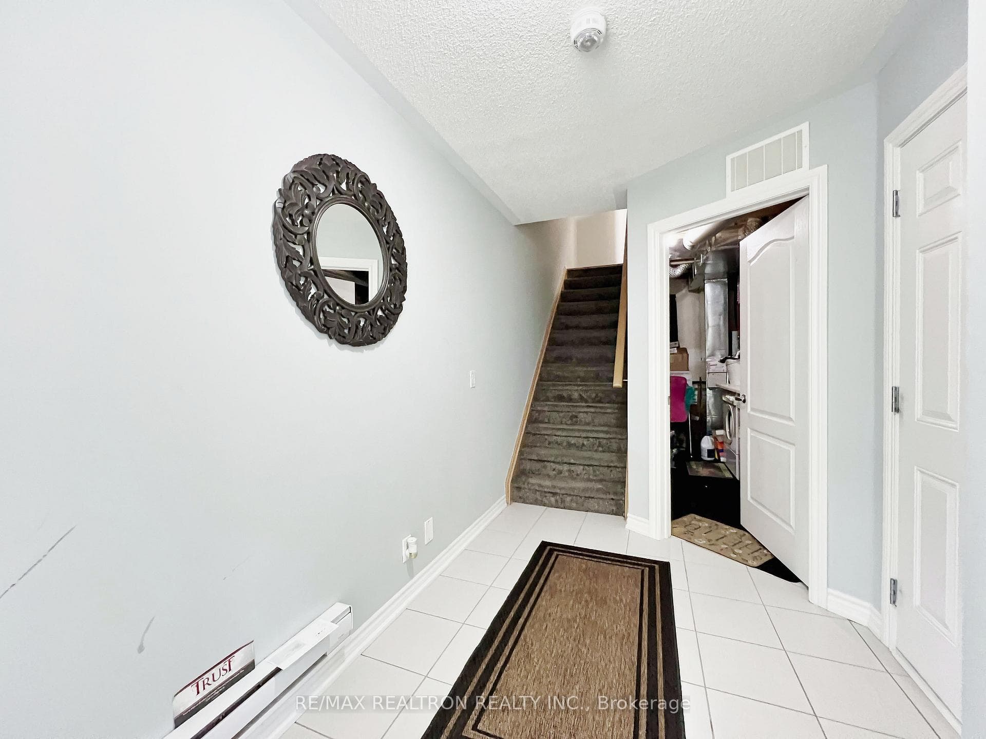 77 Far North Court photo 6