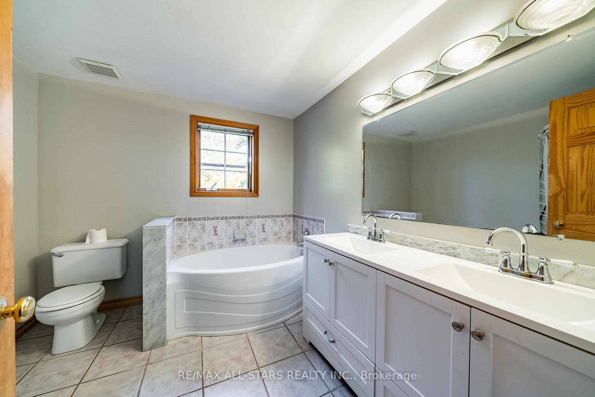 100 Snow Ridge Court photo 23