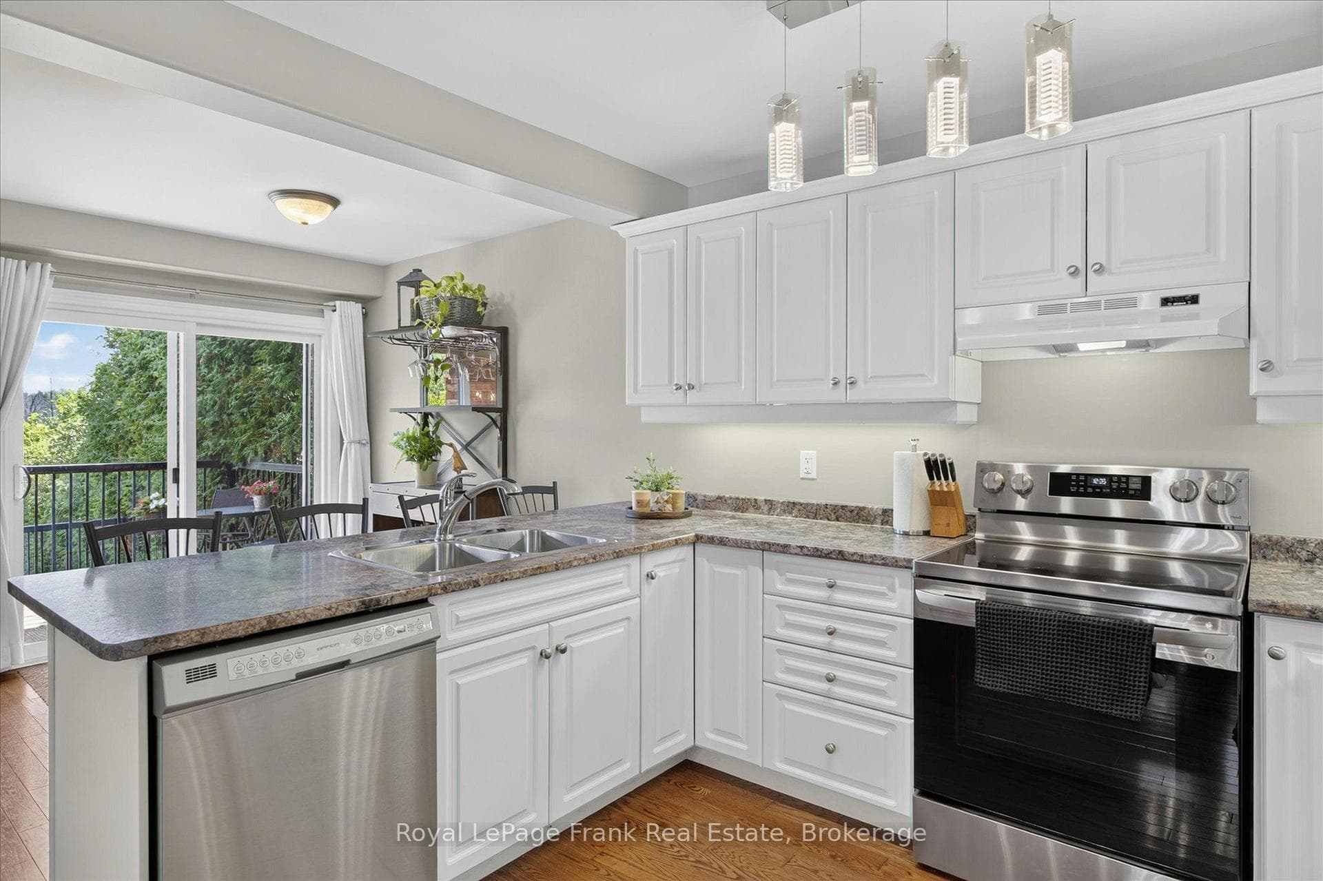 2305 Marsdale Drive photo 12