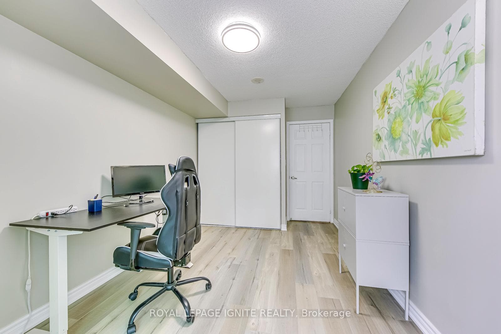 335 Rathburn Road Unit 1009 photo 27