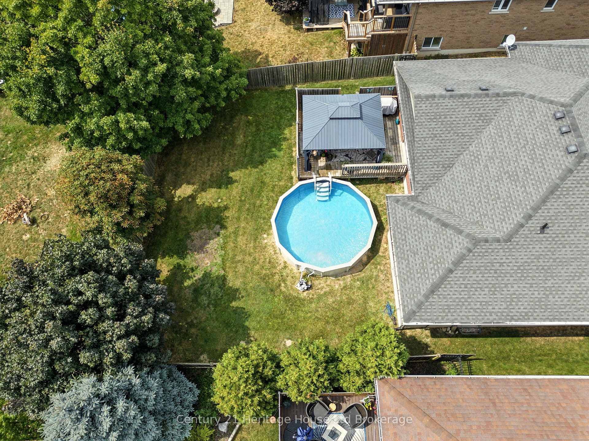 107 Applewood Street photo 5