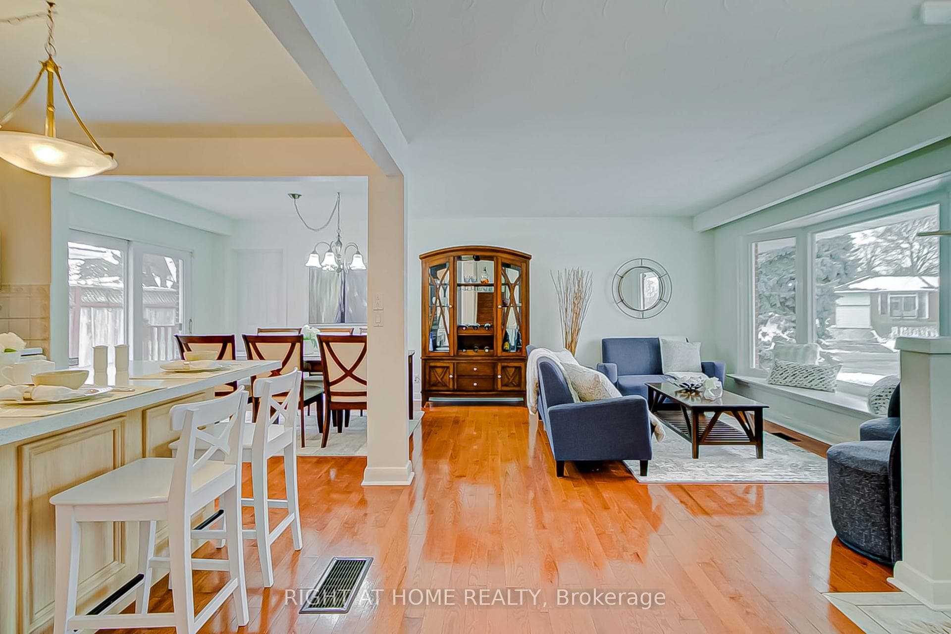 130 Cultra Square photo 6