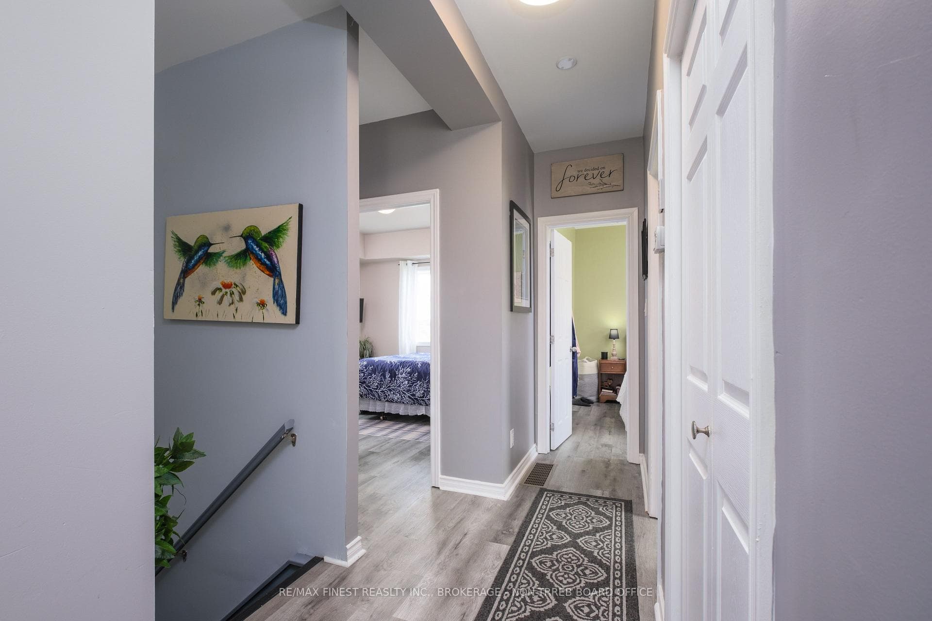 1087 Melville Road photo 23