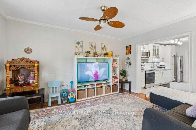 6 Albany Avenue photo 7
