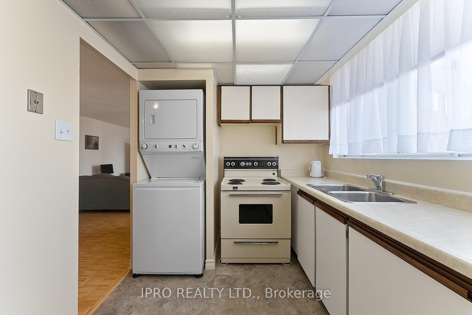 Ensuite Laundry