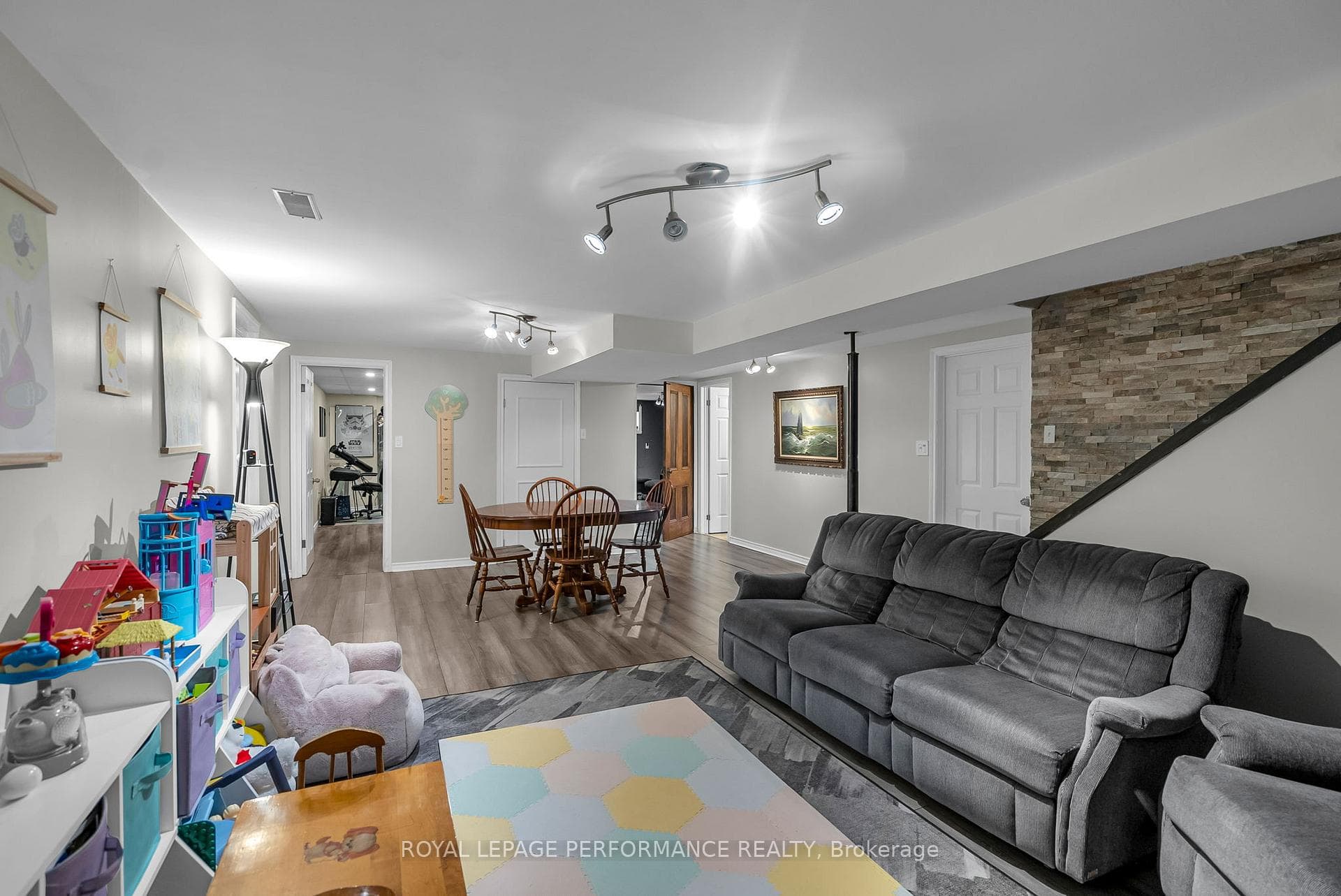 15652 Dixon Road photo 29