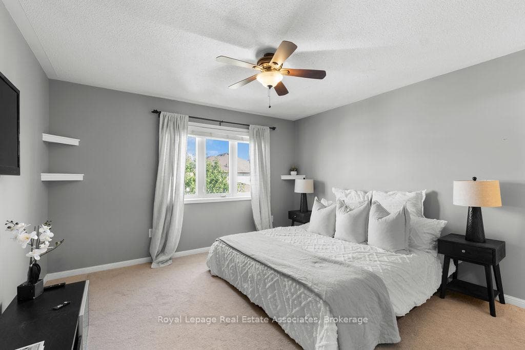 272 Woodley Crescent photo 13