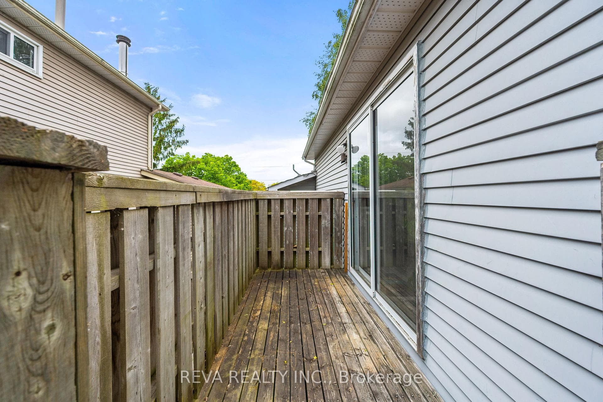 1421 Ritson Road photo 24