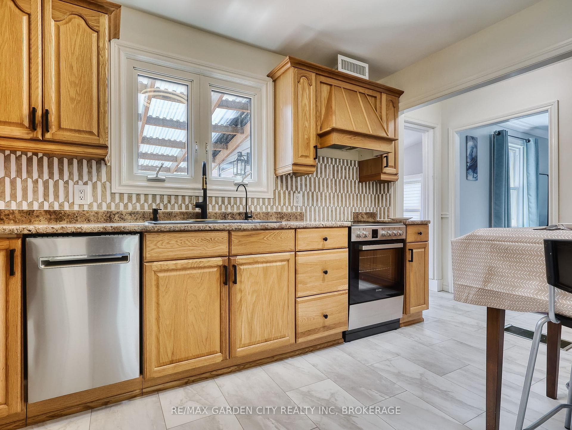 Appliances included