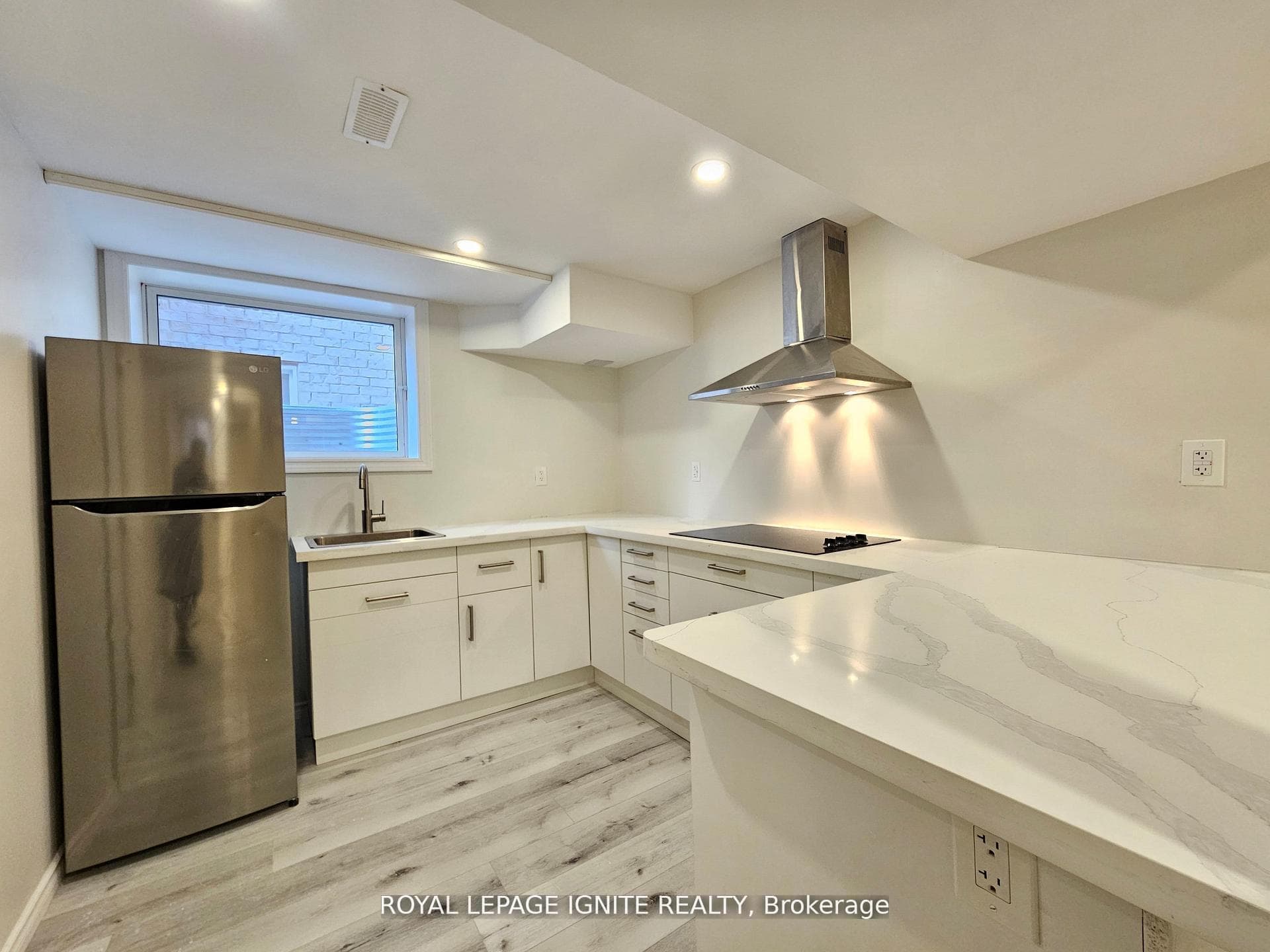 669 Sweetwater Crescent Unit Bsmt photo 6