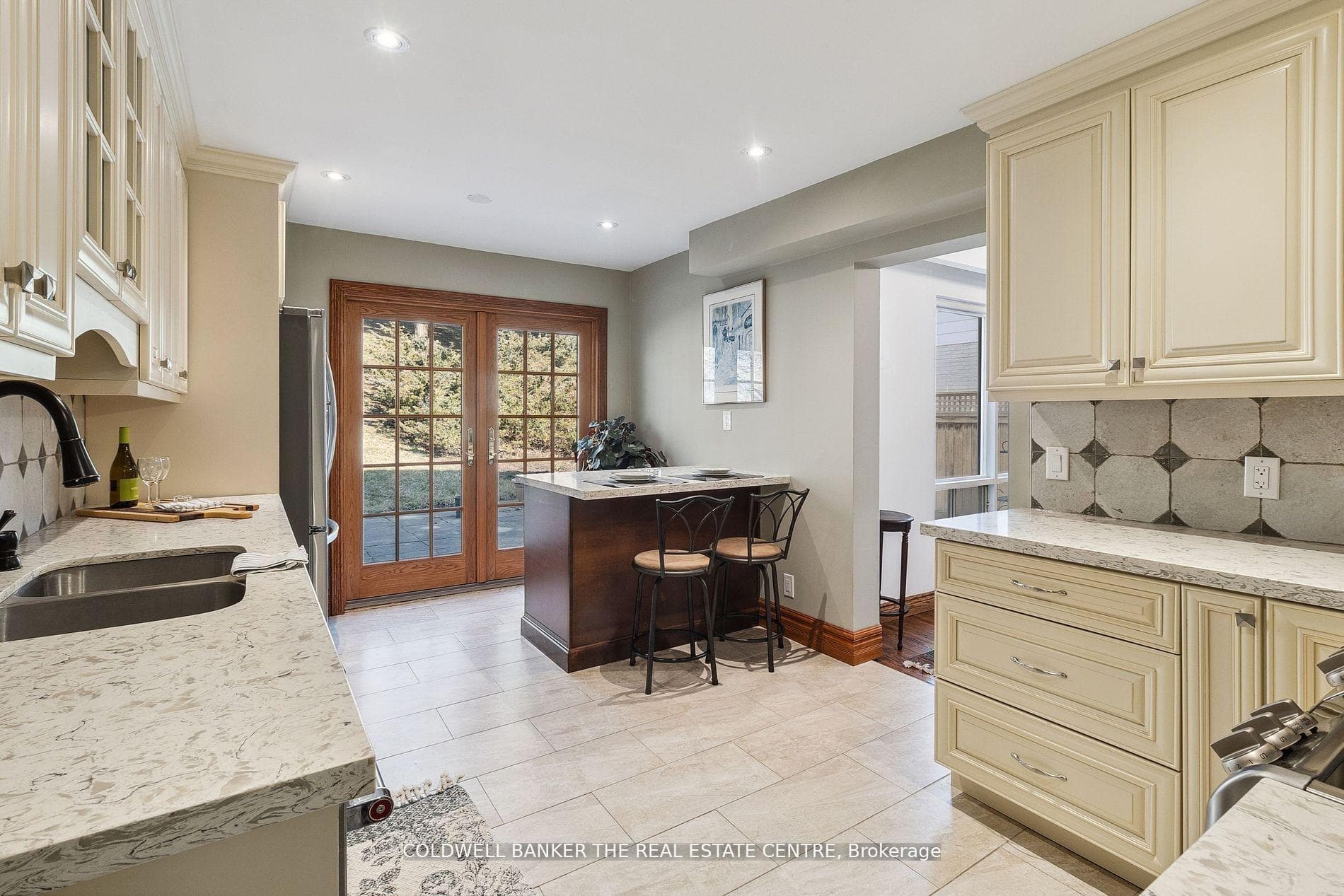 102 Catalina Drive photo 4