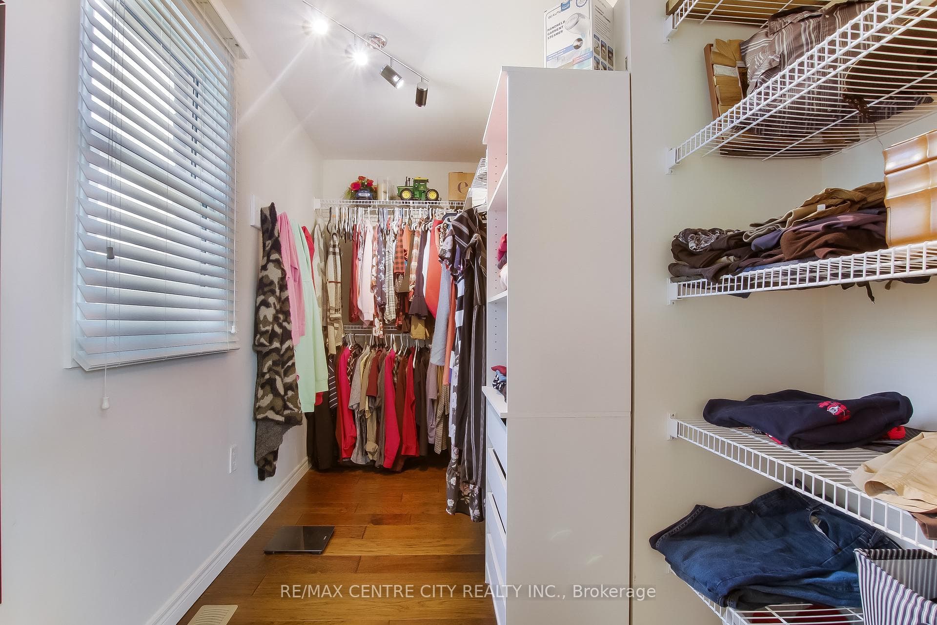 388 Larry Street photo 17
