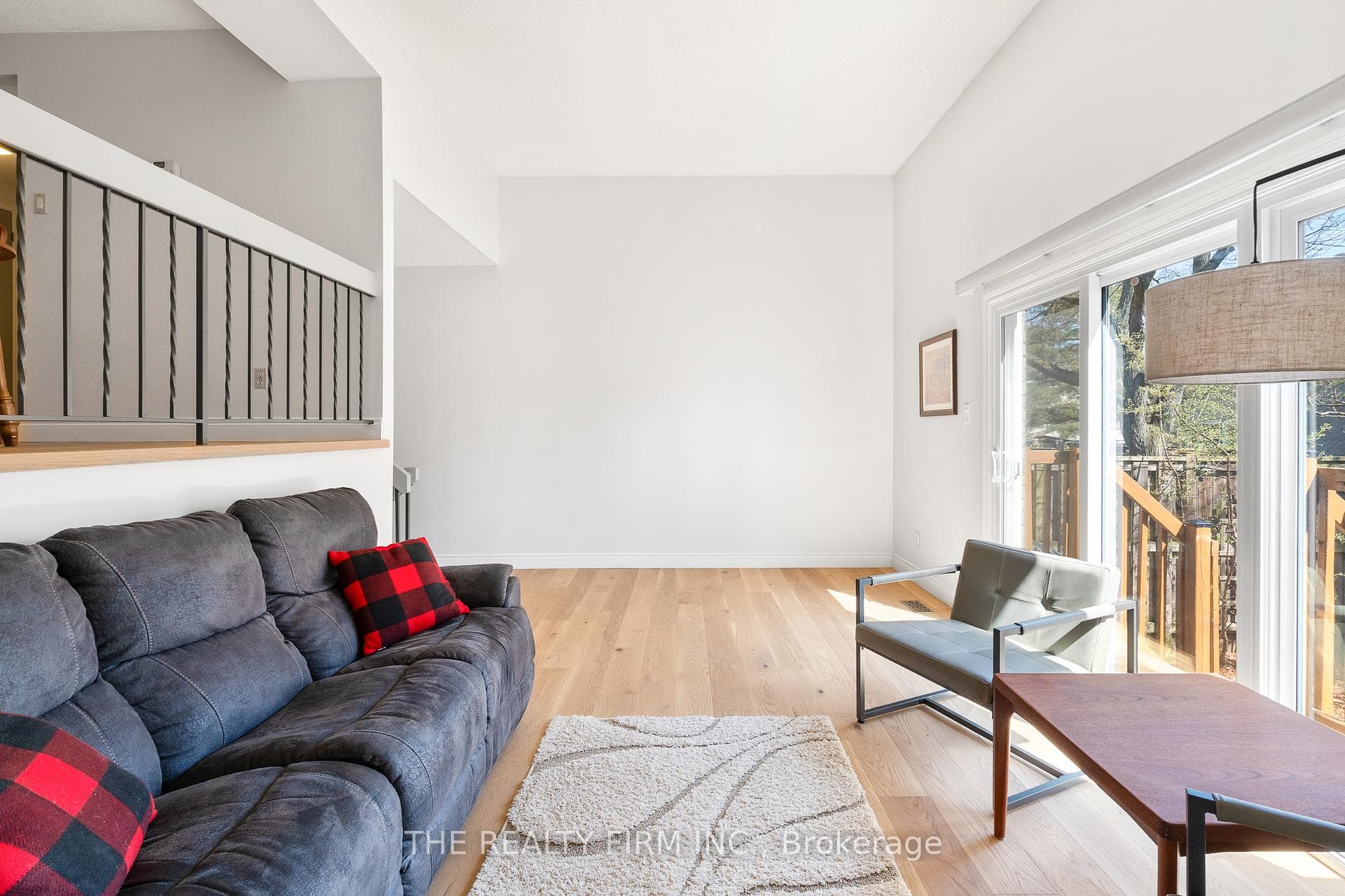 300 Sandringham Crescent Unit 60 photo 8