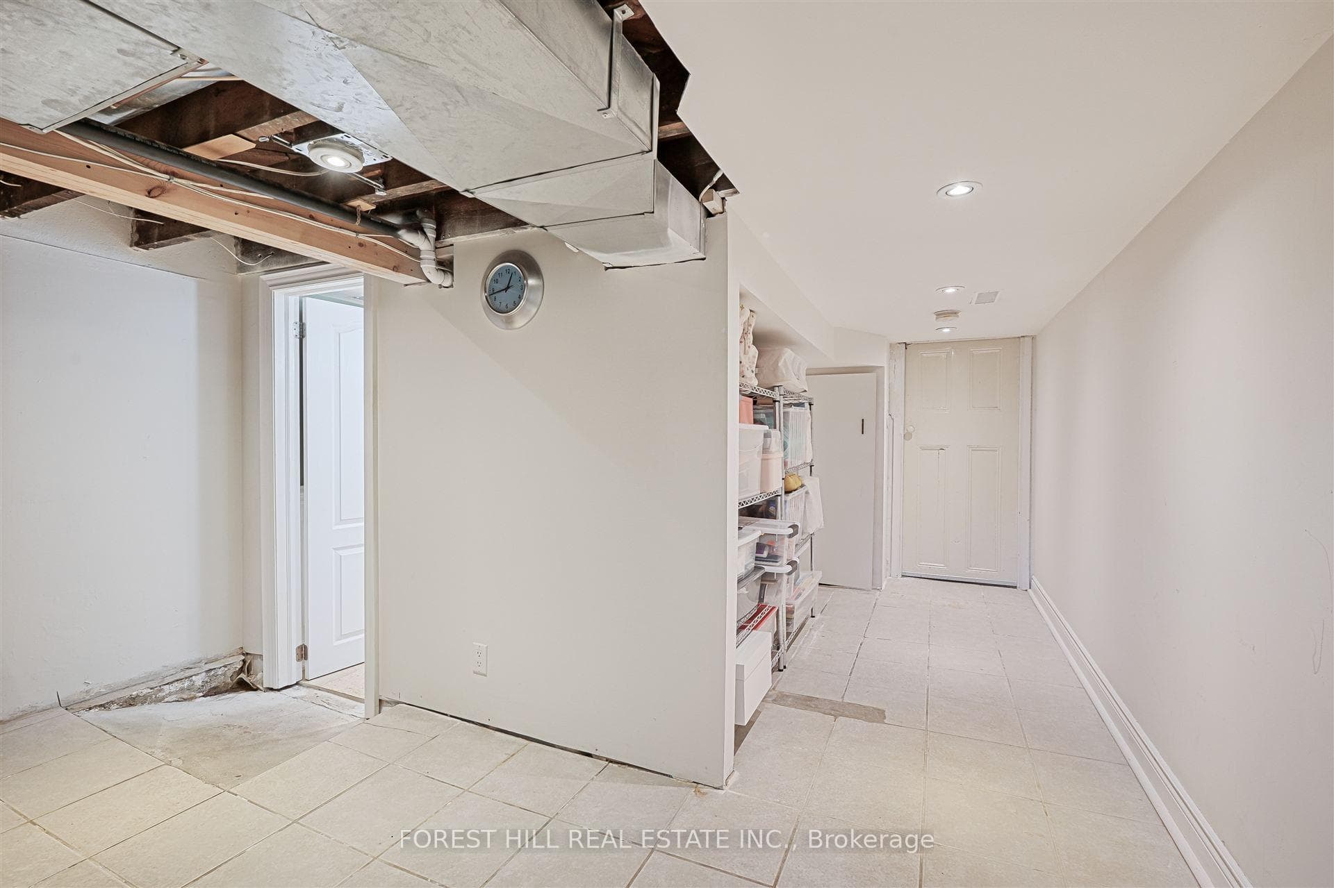 16 Chambers Avenue photo 25