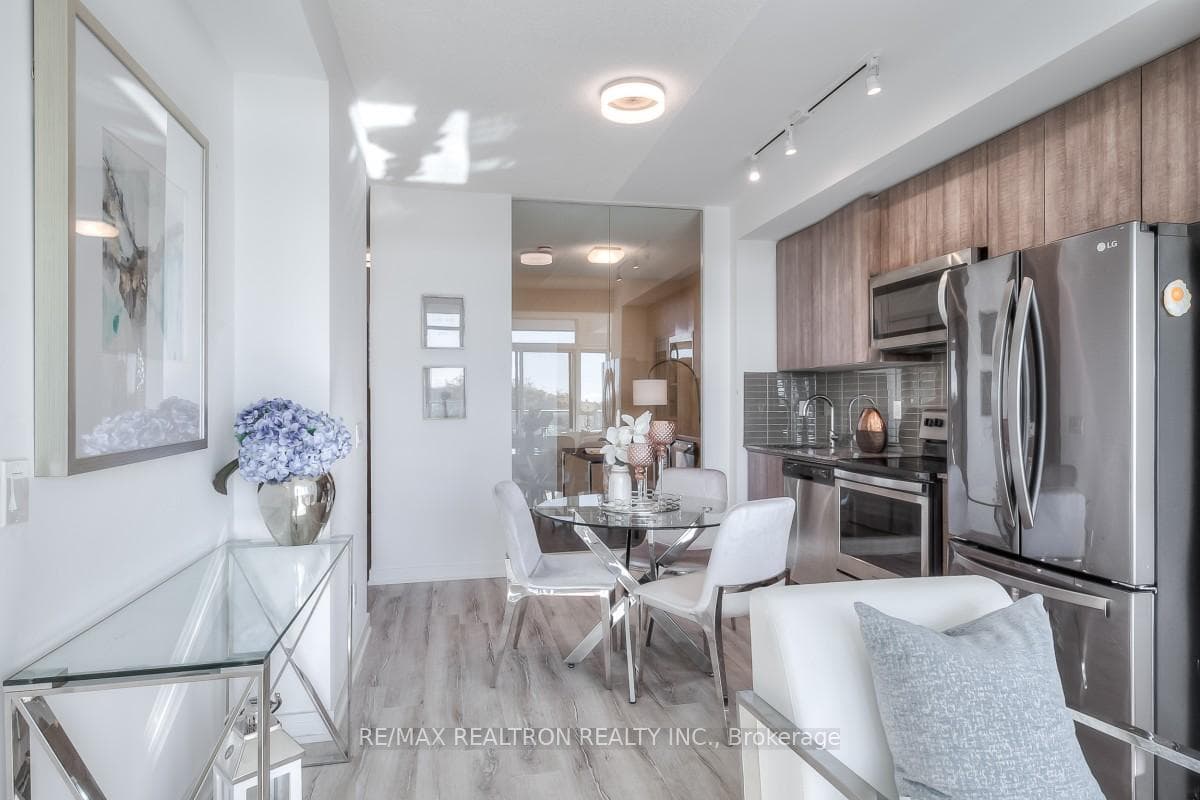 621 Sheppard Avenue Unit 628 photo 6