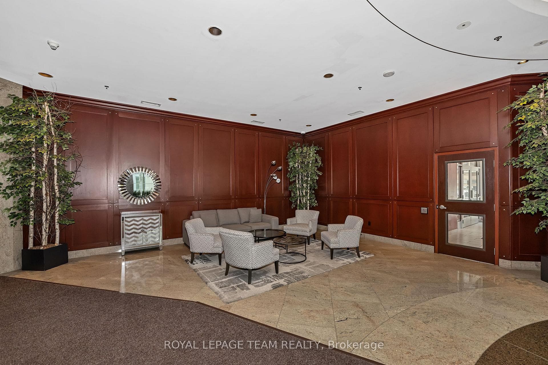 234 Rideau Street Unit 1404 photo 4