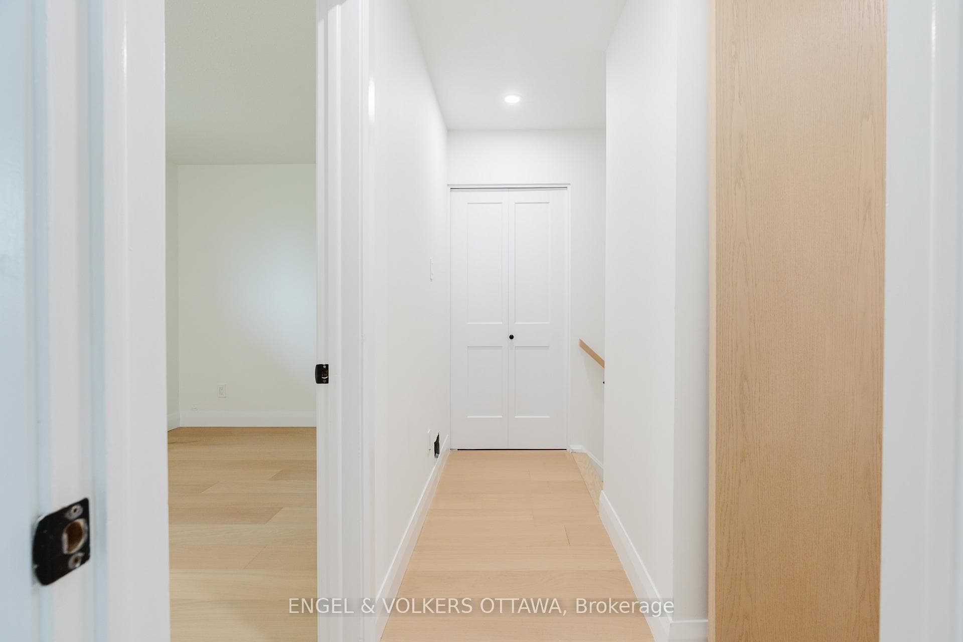 825 De Salaberry Street photo 26