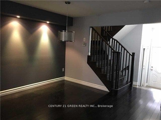 1048 Haxton Heights photo 9