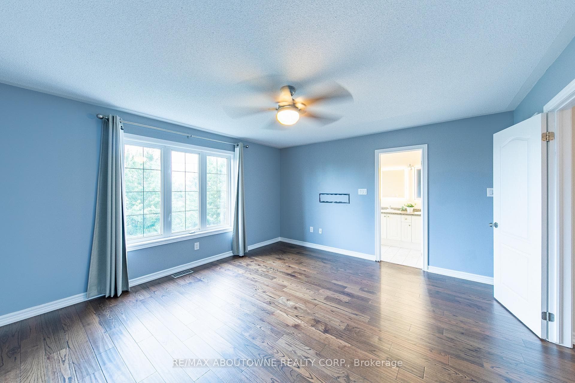 374 Spring Blossom Crescent photo 19