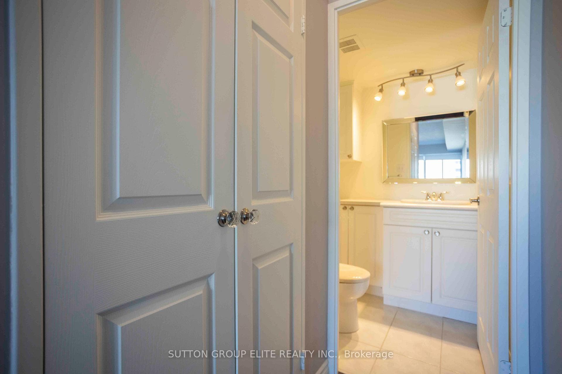 50 Elm Drive Unit 1704 photo 21